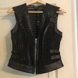 Bebe sleeveless top/vest